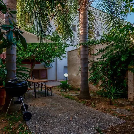 Cairoli Exclusive Bed & Breakfast 3*