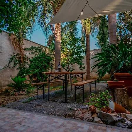 Cairoli Exclusive Bed & Breakfast 3*